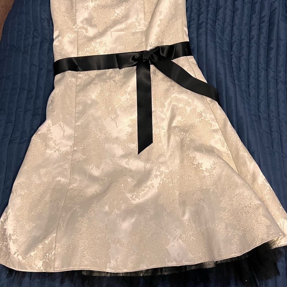 Vintage Jessica McClintock for Gunne Sax white/white roses , great condition!